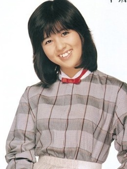 石野真子